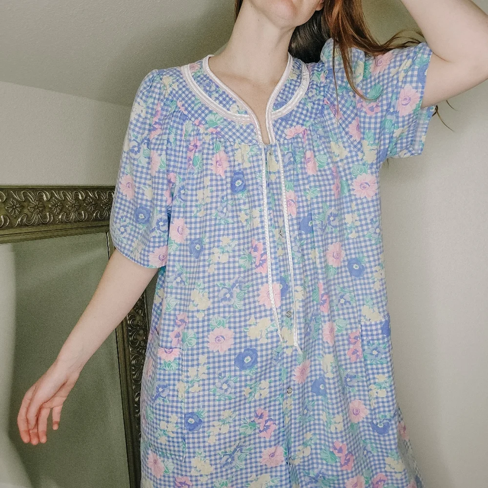 Vintage Floral Robe